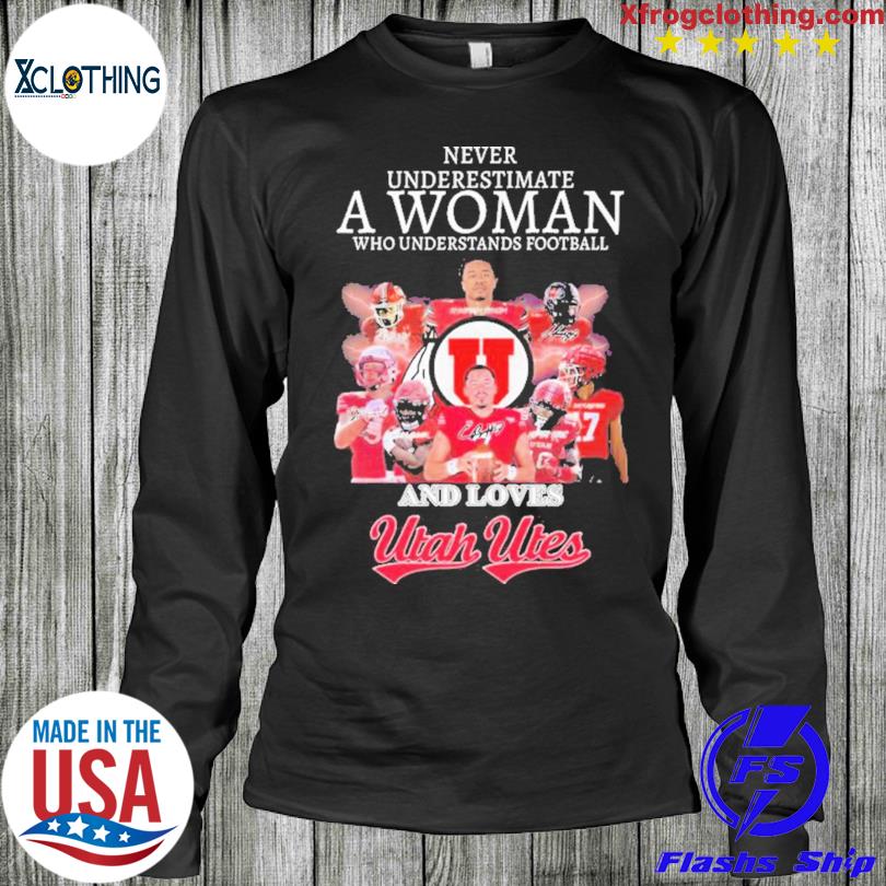 Never underestimate a woman who understands football and loves Louisville  signatures blink blink shirt, hoodie, sweater and v-neck t-shirt