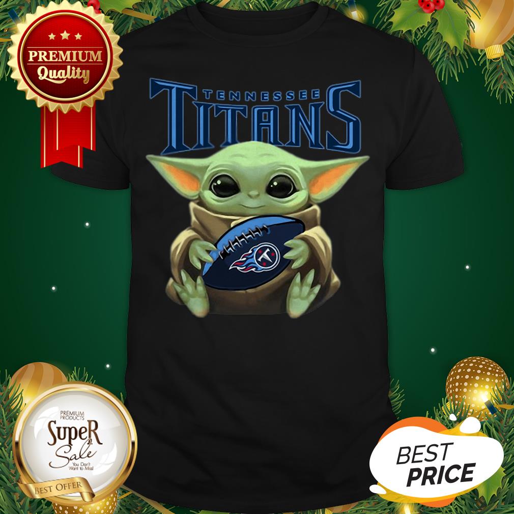 Baby Yoda Hug Tennessee Titans Star Wars Mandalorian Shirt, hoodie