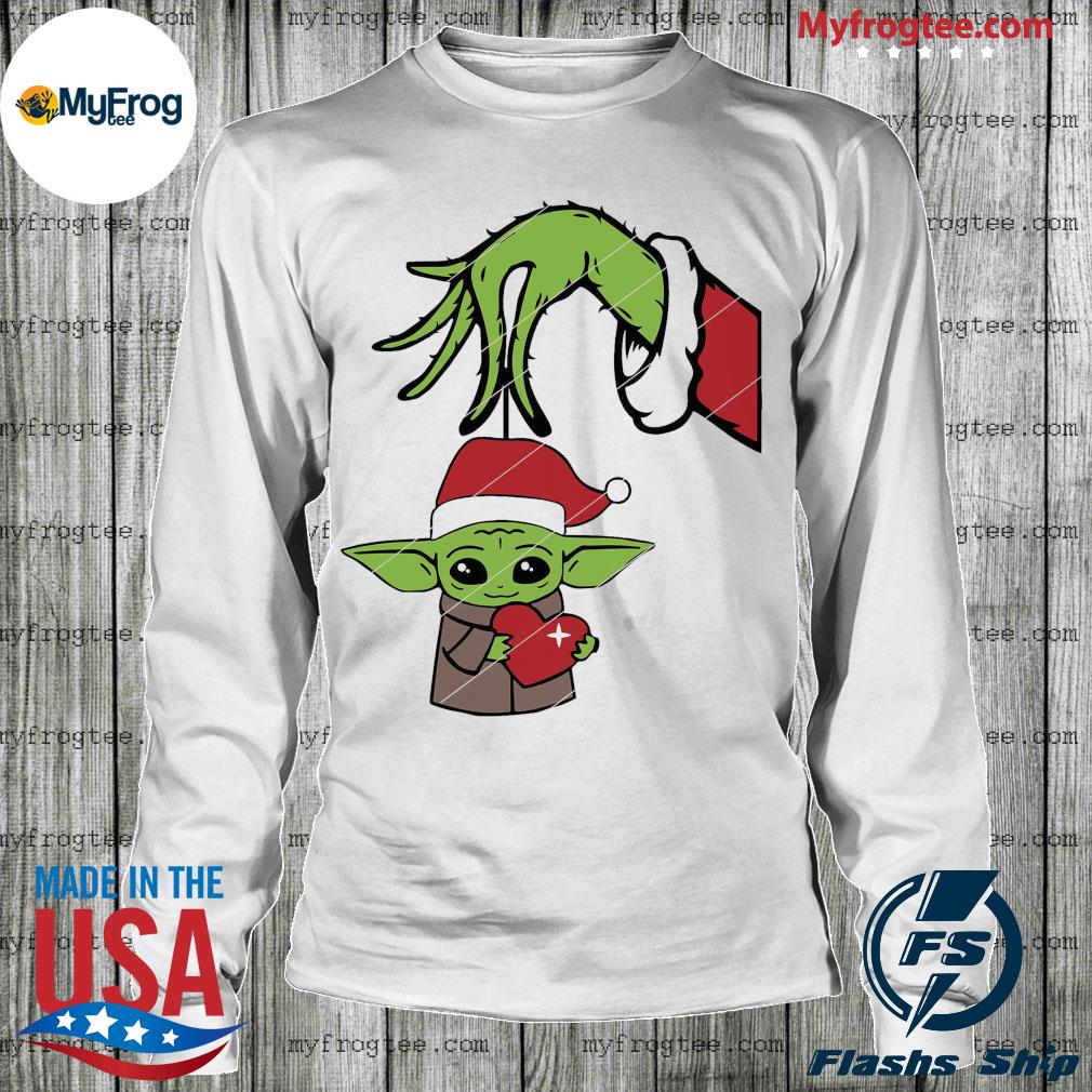 Baby Yoda hug heart best mom shirt, hoodie, longsleeve tee, sweater